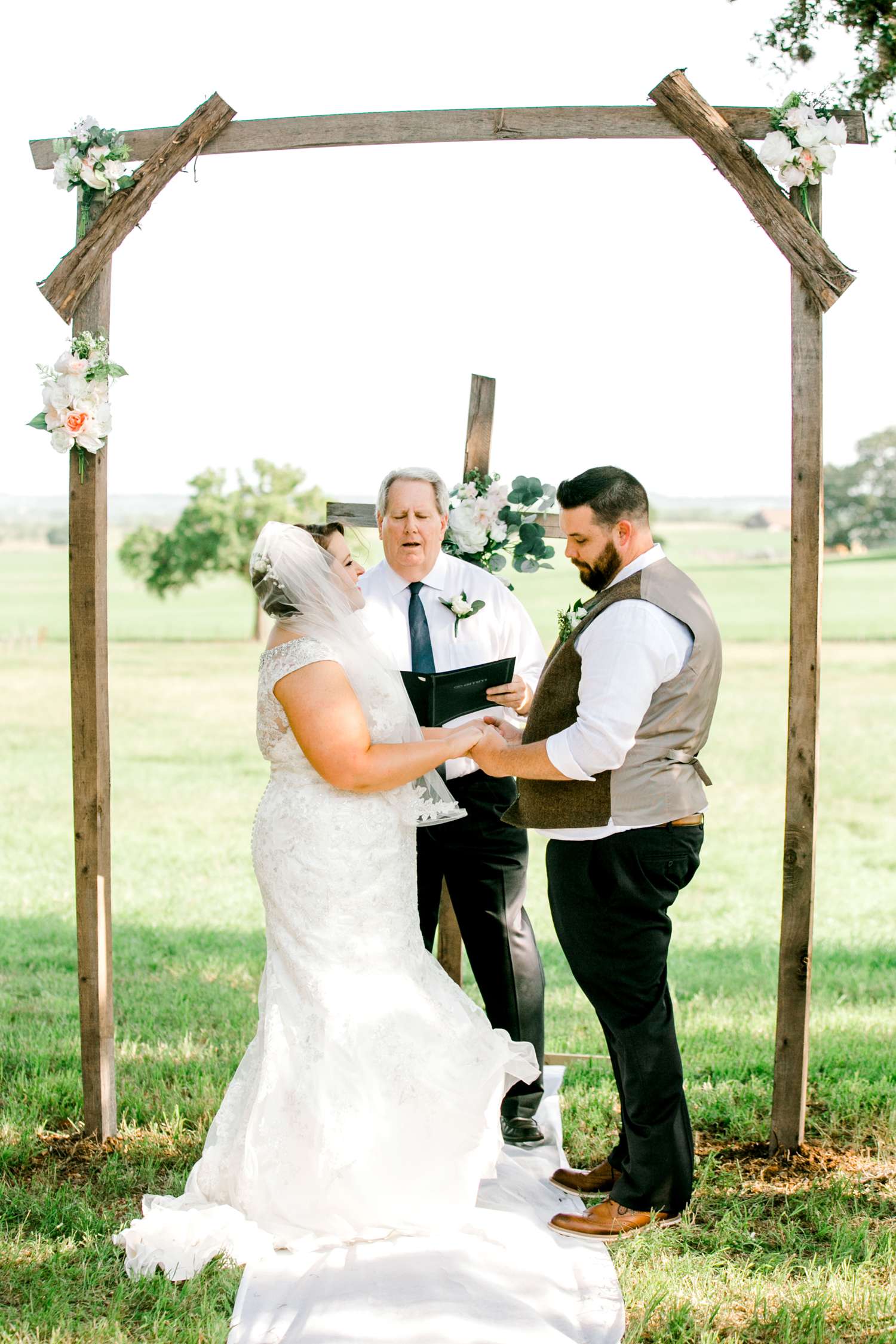 CHELSEA_AND_NICK_ADAMS_FREDRICKSBURG_WEDDING_ALLEEJ0065.jpg