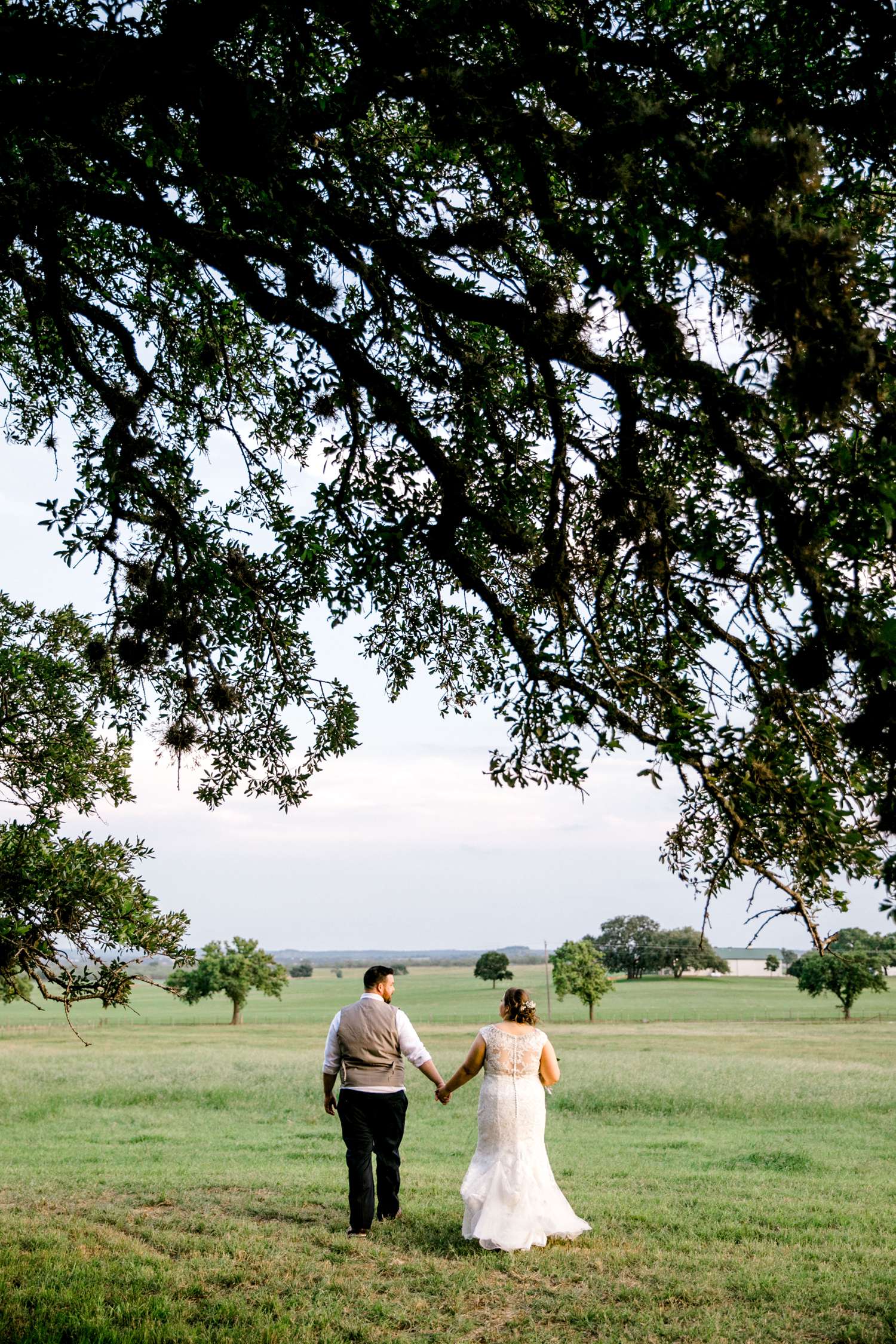 CHELSEA_AND_NICK_ADAMS_FREDRICKSBURG_WEDDING_ALLEEJ0150.jpg