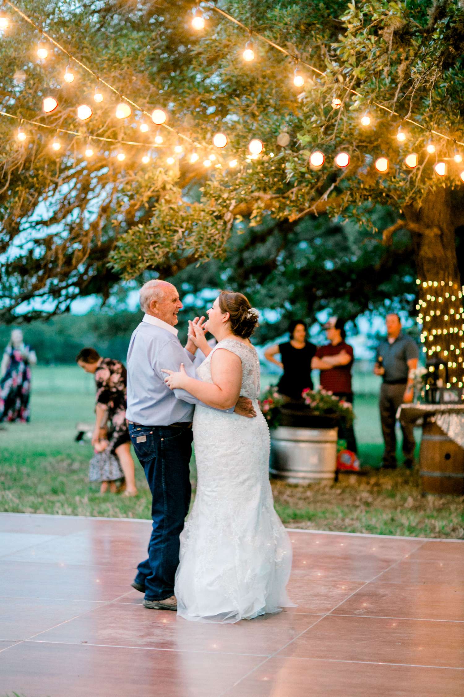 CHELSEA_AND_NICK_ADAMS_FREDRICKSBURG_WEDDING_ALLEEJ0168.jpg