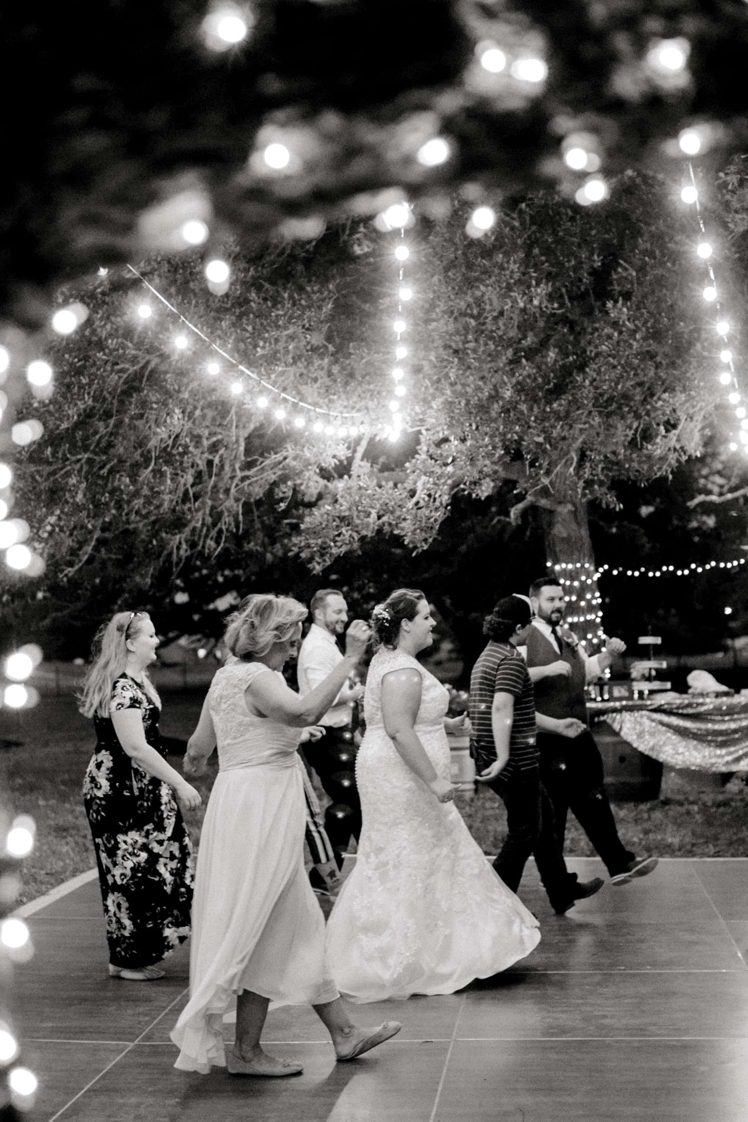 CHELSEA_AND_NICK_ADAMS_FREDRICKSBURG_WEDDING_ALLEEJ0187.jpg