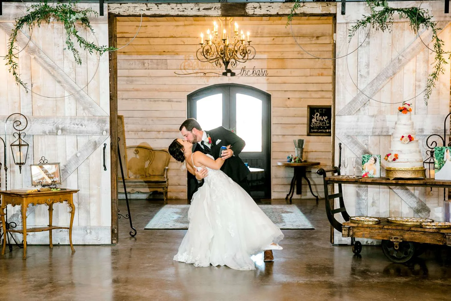 KELSEY_CHRIS_PATSCHKE_EBERLEY_BROOKS_BARN_LUBBOCK_WEDDING_PHOTOGRAPHER_ALLEEJ_0106.jpg