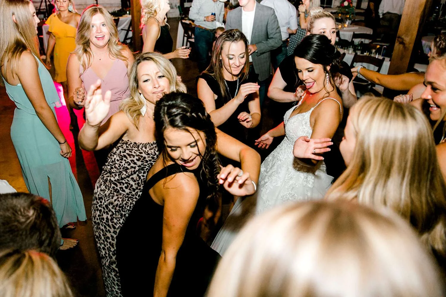 KELSEY_CHRIS_PATSCHKE_EBERLEY_BROOKS_BARN_LUBBOCK_WEDDING_PHOTOGRAPHER_ALLEEJ_0197.jpg