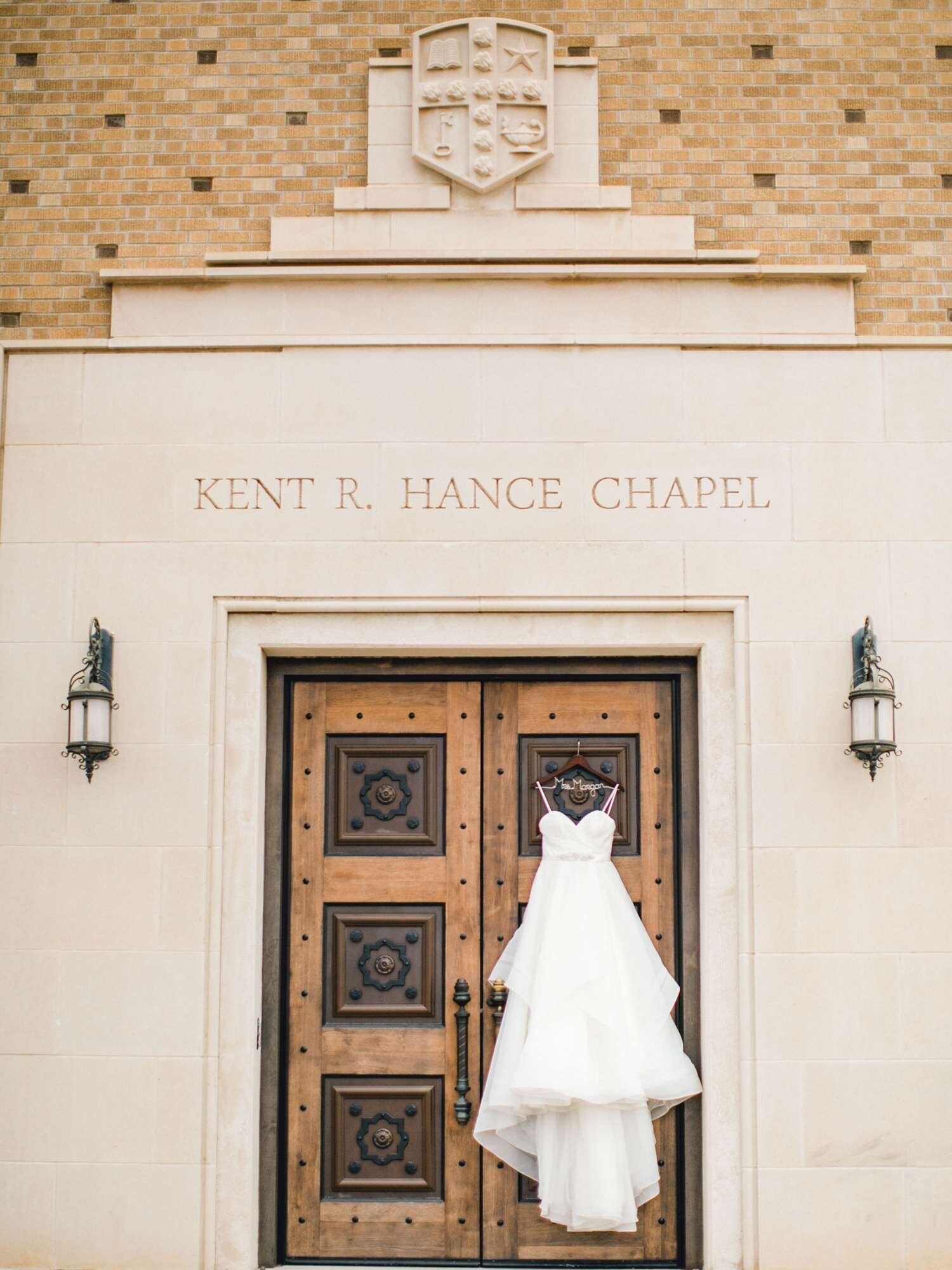 MARLEE+LLOYD+MORGAN+ALLEEJ+TEXAS+TECH+MERKET+ALUMNI+WEDDINGS+LUBBOCK+WEST+TABLE+CLASSIC+SPAIN_0054.jpg