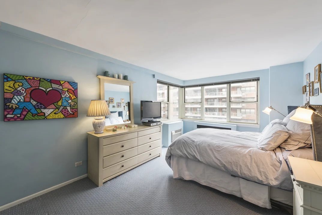 233 East 70th Street Apt 12T__5_resize.jpg