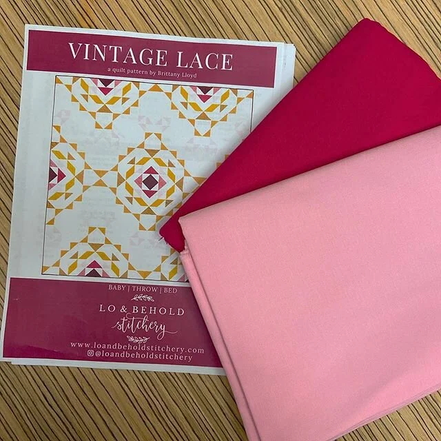 Hello 2020! I have so many quilty goals this year, not least of which is to finish up some works in progress. But first I&rsquo;m going to join in with the #vintagelaceqal. I&rsquo;ve loved all the two tone quilts made with @loandbeholdstitchery&rsqu