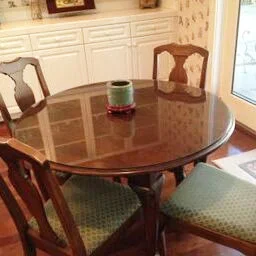 Round dining table 