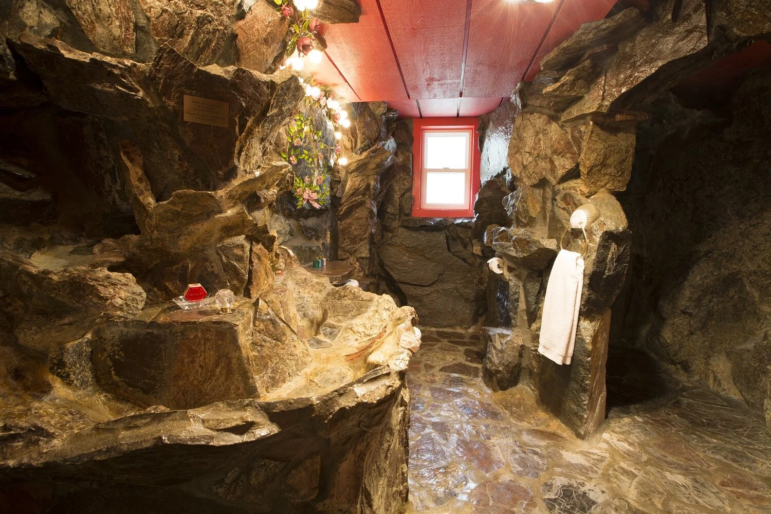 Room 141: Madonna Suite — Madonna Inn | World-Famous California Hotel