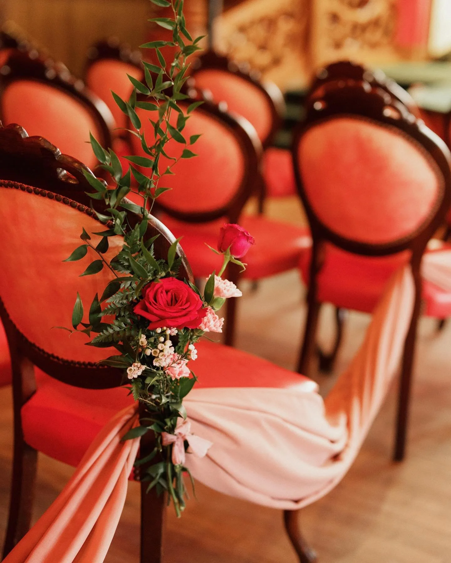 Dreaming of a pink wedding? We&rsquo;ve got just the thing for you 😉💕
📸: @christackphoto