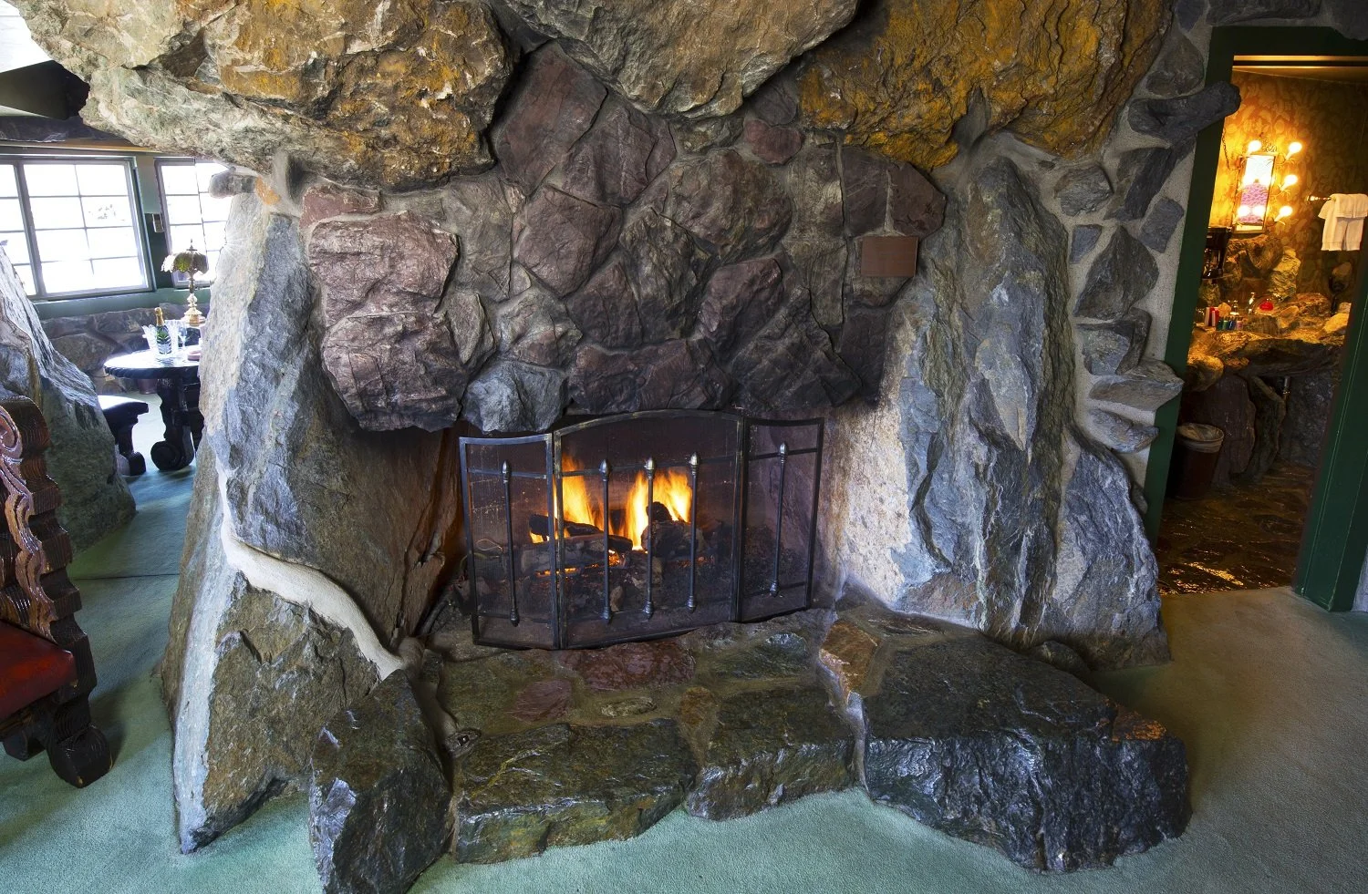 131-KONA ROCK FIREPLACE.jpg