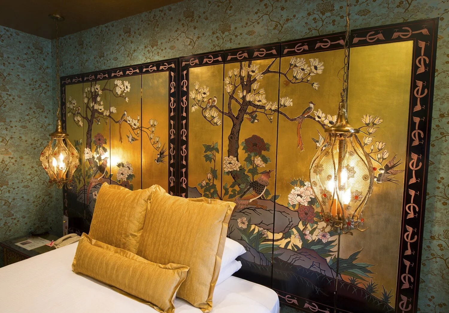 209-Oriental+Fantasy+Bed+Frame.jpg