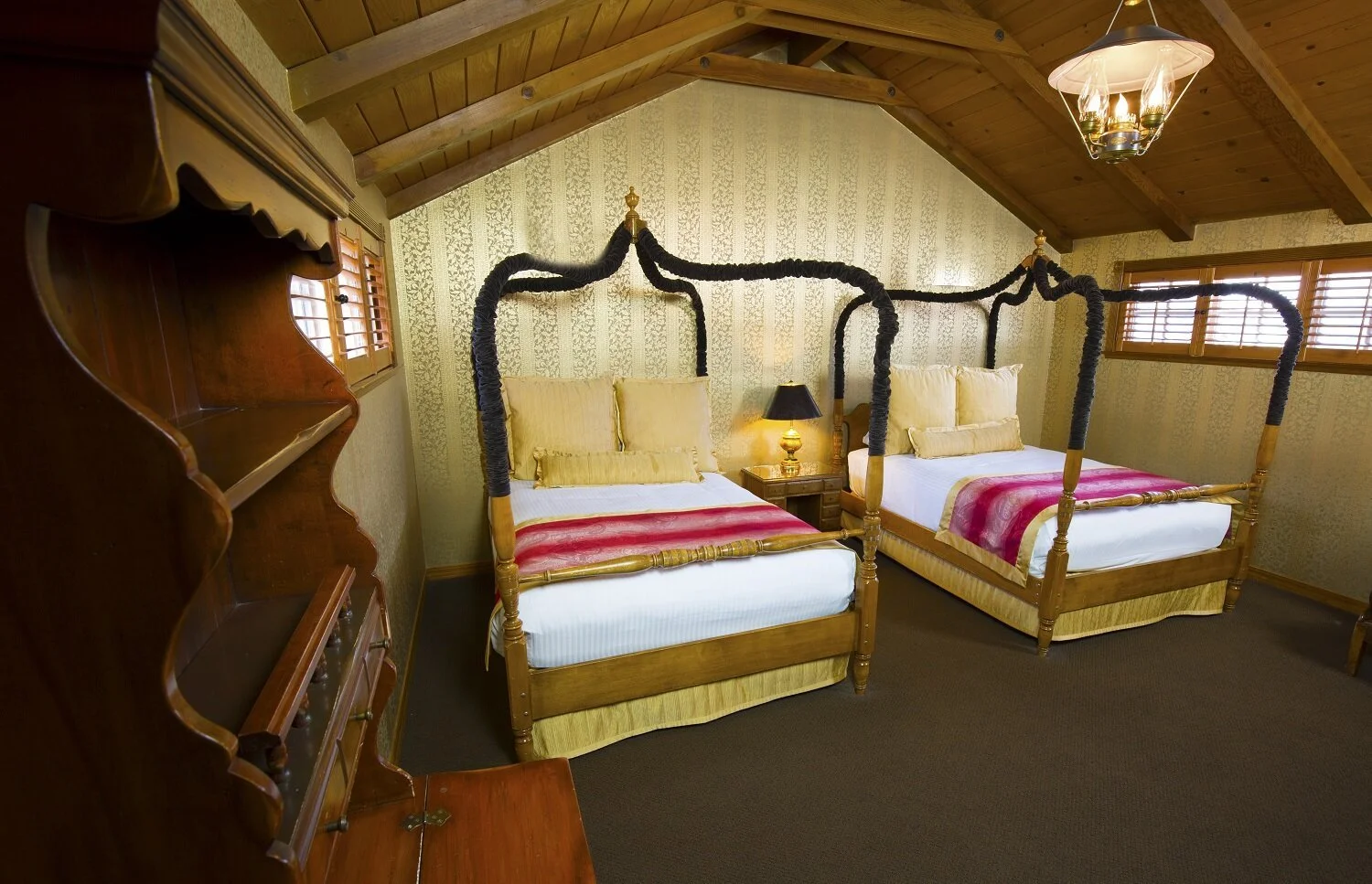 123-PICK+AND+SHOVEL+BED+UPSTAIRS.jpg