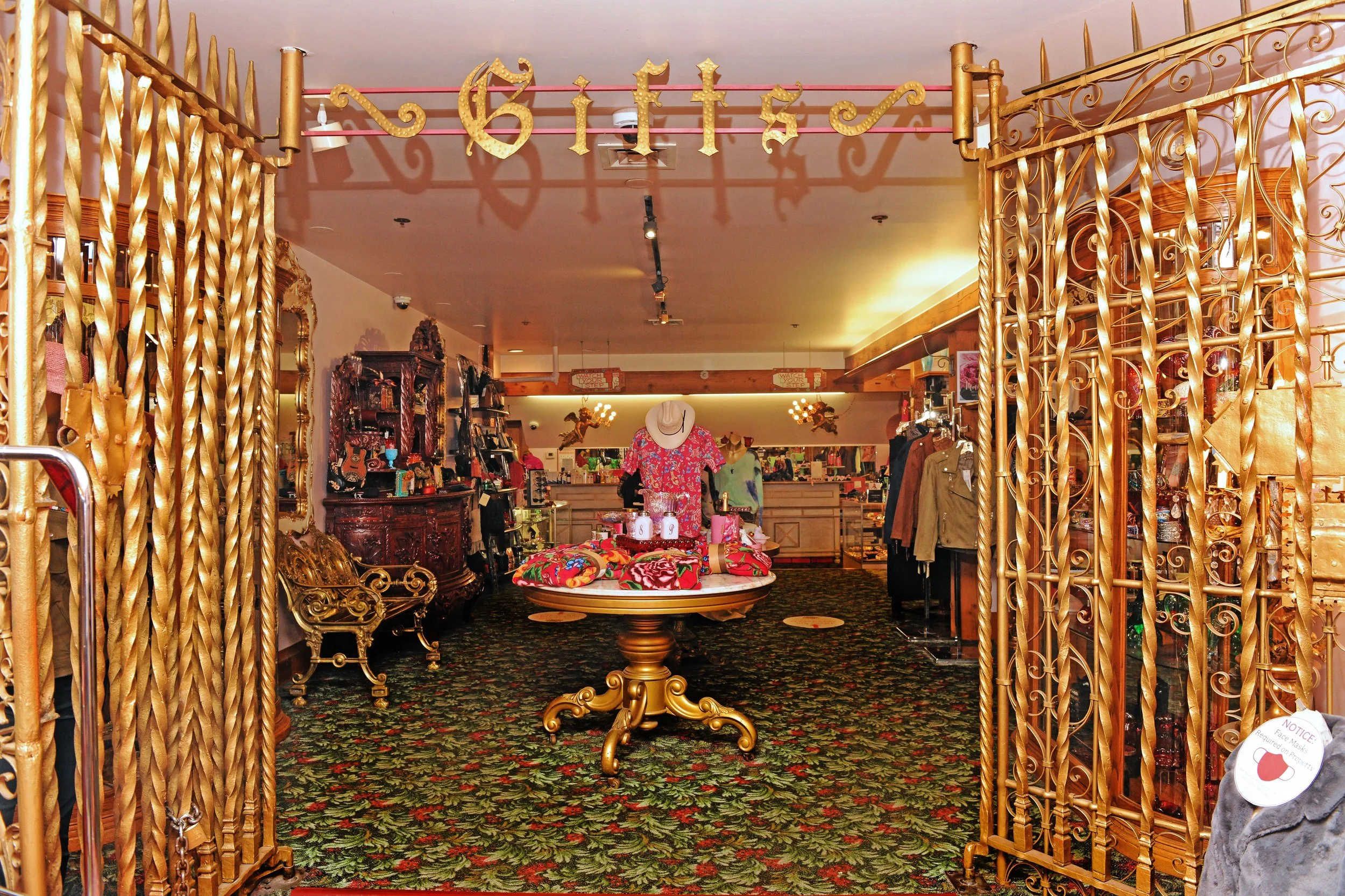 shops entrance.jpeg