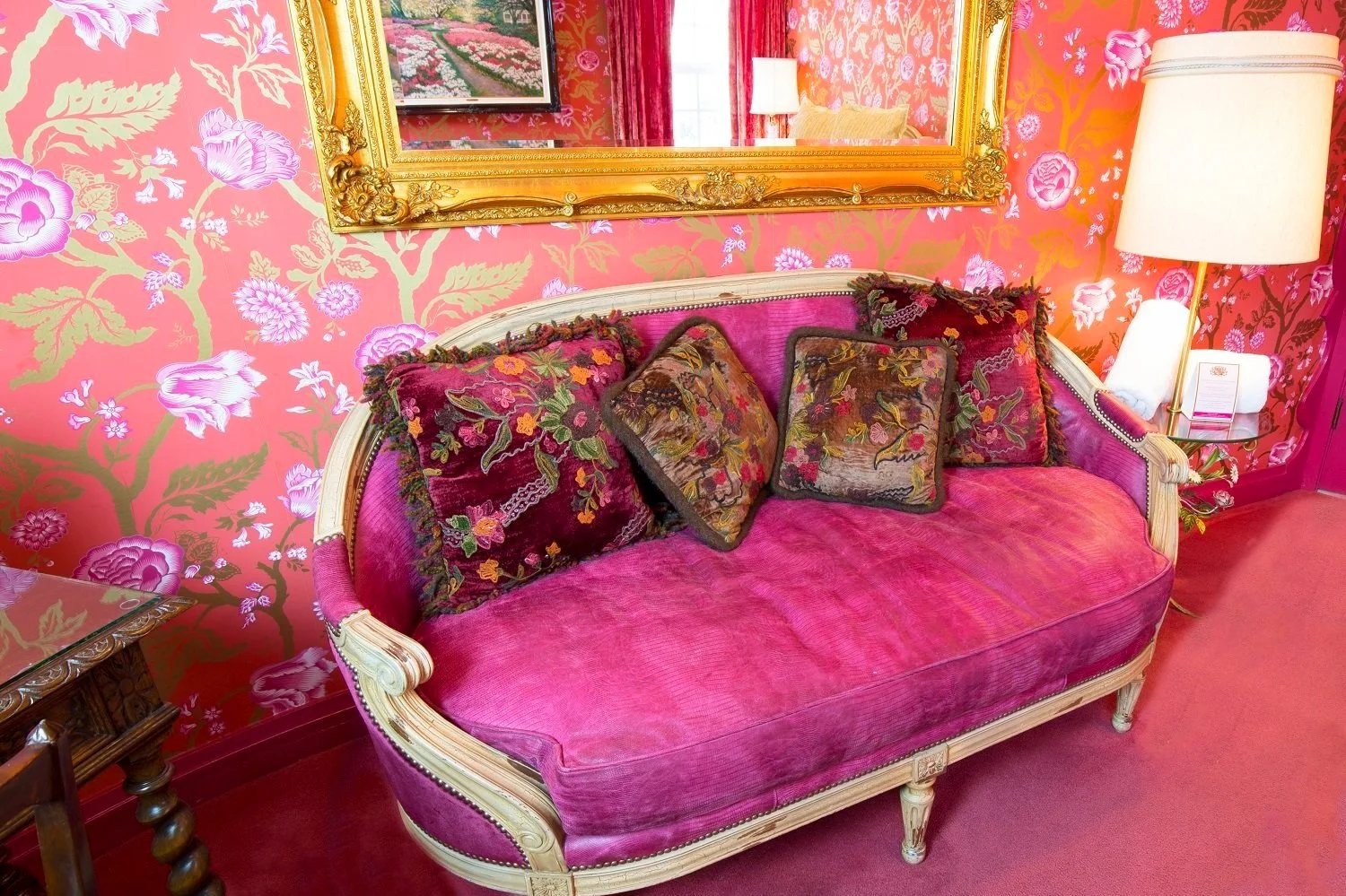 173-FLORAL+FANTASY+COUCH.jpg
