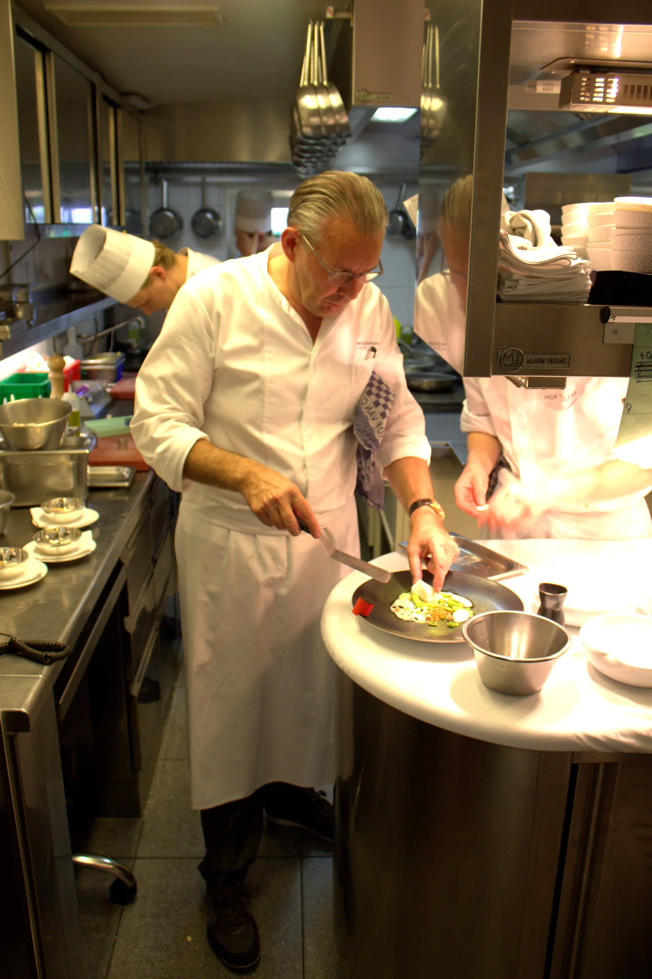 peter goossens plates the cod dish