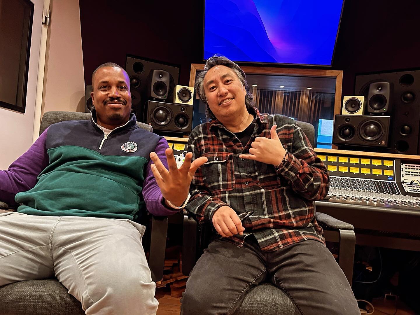 Studio hangs with my new honorary Filipino brutha @idrisblack ! 📸 @davidsisko