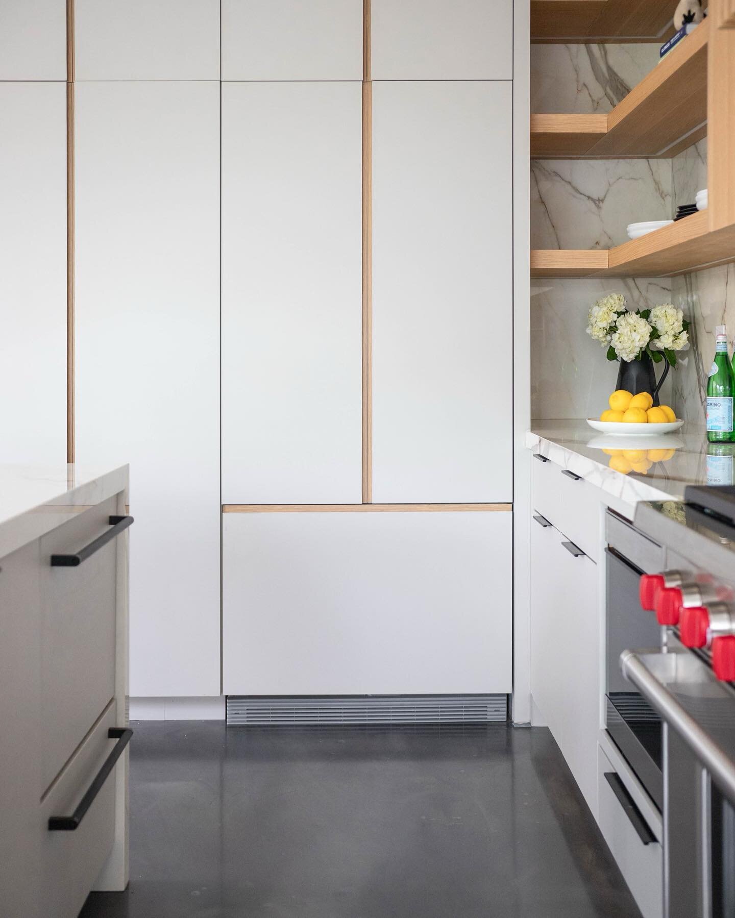 Here&rsquo;s one of our minimalist modern kitchens we just wrapped up with @duffekdesign. We are big fans of a sleek euro cabinet. Sometimes less is more! Let us know what you think!