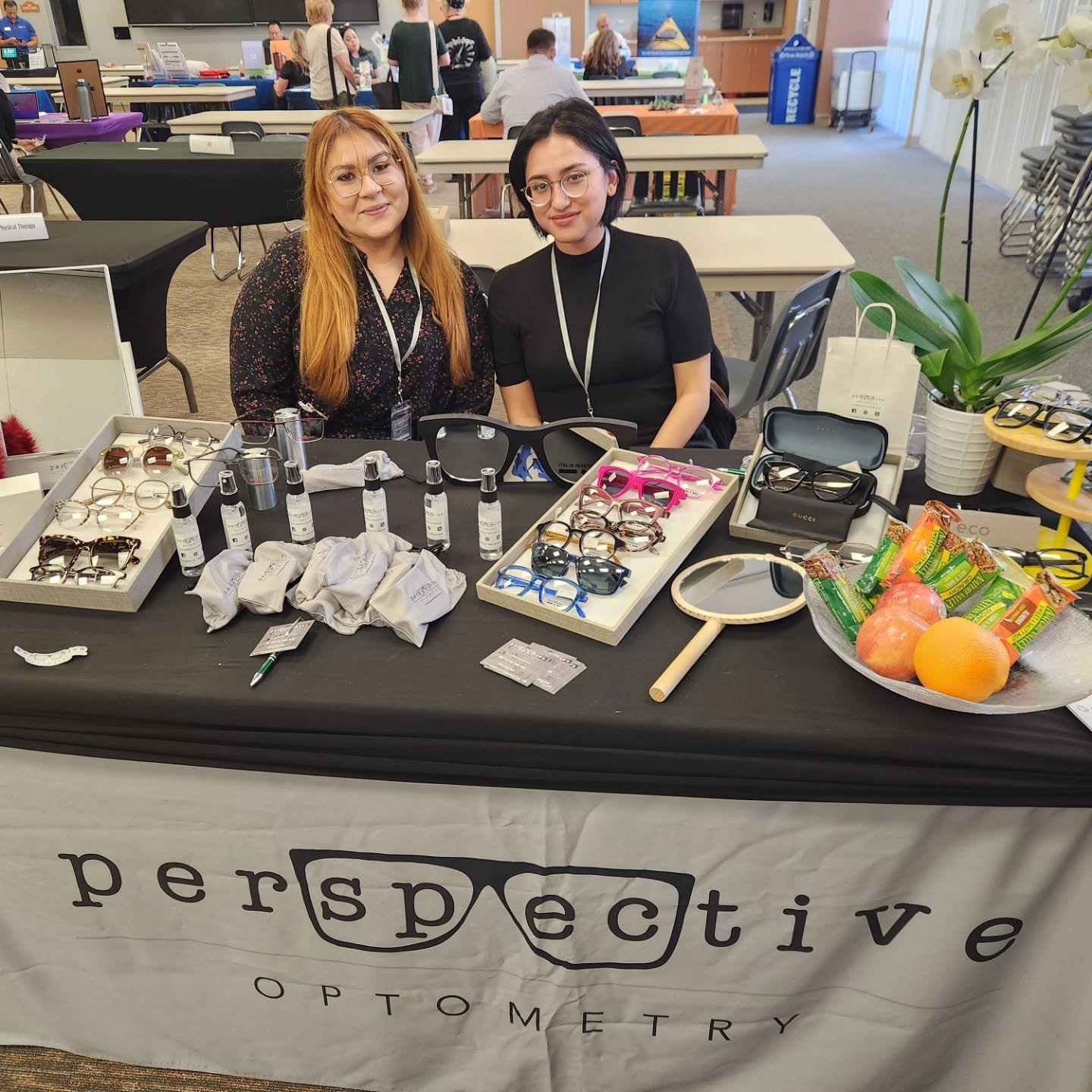 We are so happy to be here today with all of the fantastic friends at Desert Sands Unified School District for their Rock Your Health Spring Fair! Stop by and see us #vision #perspective #education @desertsandsusd @vspvisioncare #italiaindependent #k