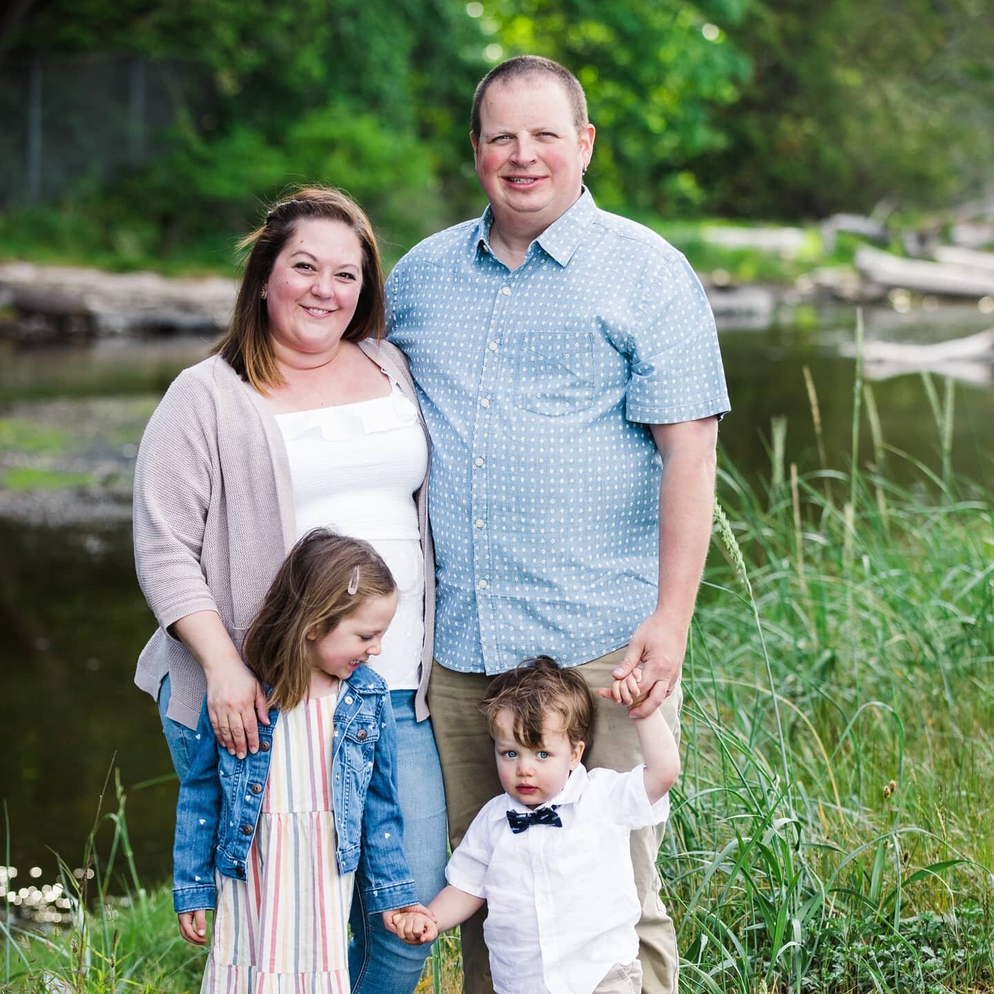 I always love being able to help families document these moments.  They are long days but quick moments in time.  It's extra special when it's for someone I have known since high school 😳. 

#familyphotoshoot #familysession #beachphotography #playti