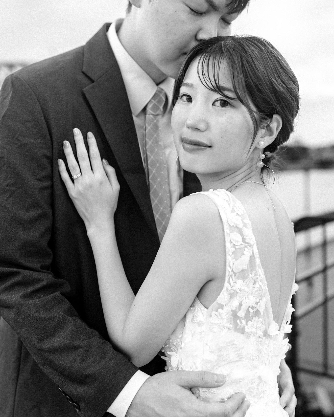 I am still so grateful to this couple... their enthusiasm to create such beautiful moments and their gratitude afterwards... there is nothing that makes us photographers happier than to see that you are touched by the moments captured forever 🫶🏻❤️