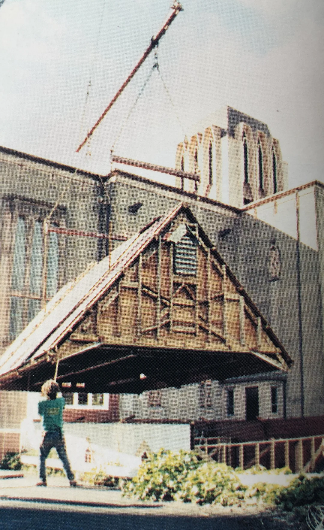 The roof is hoisted
