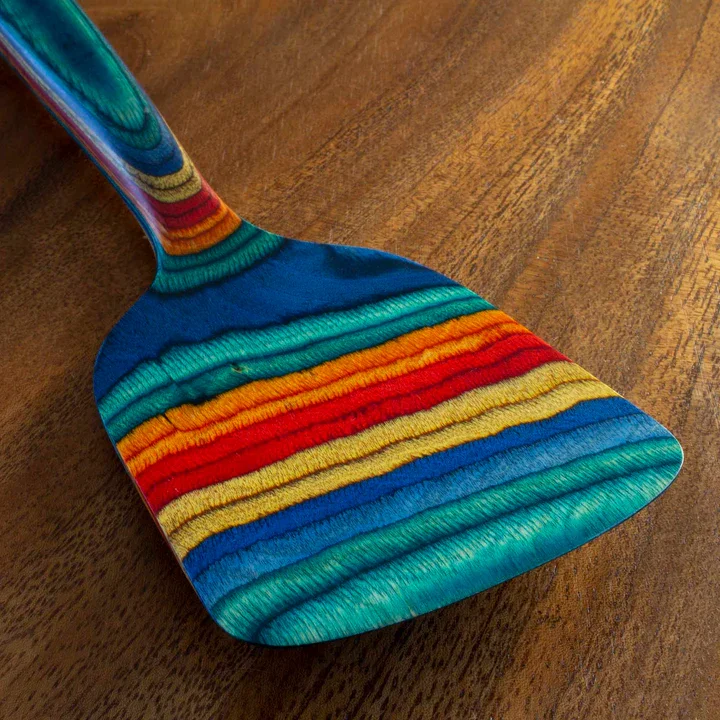 20-9662MontegoBay_Spatula_Macro.webp