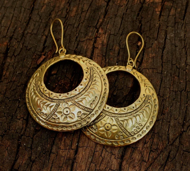 Baizaar Brass Etched Crescent Moon Earring