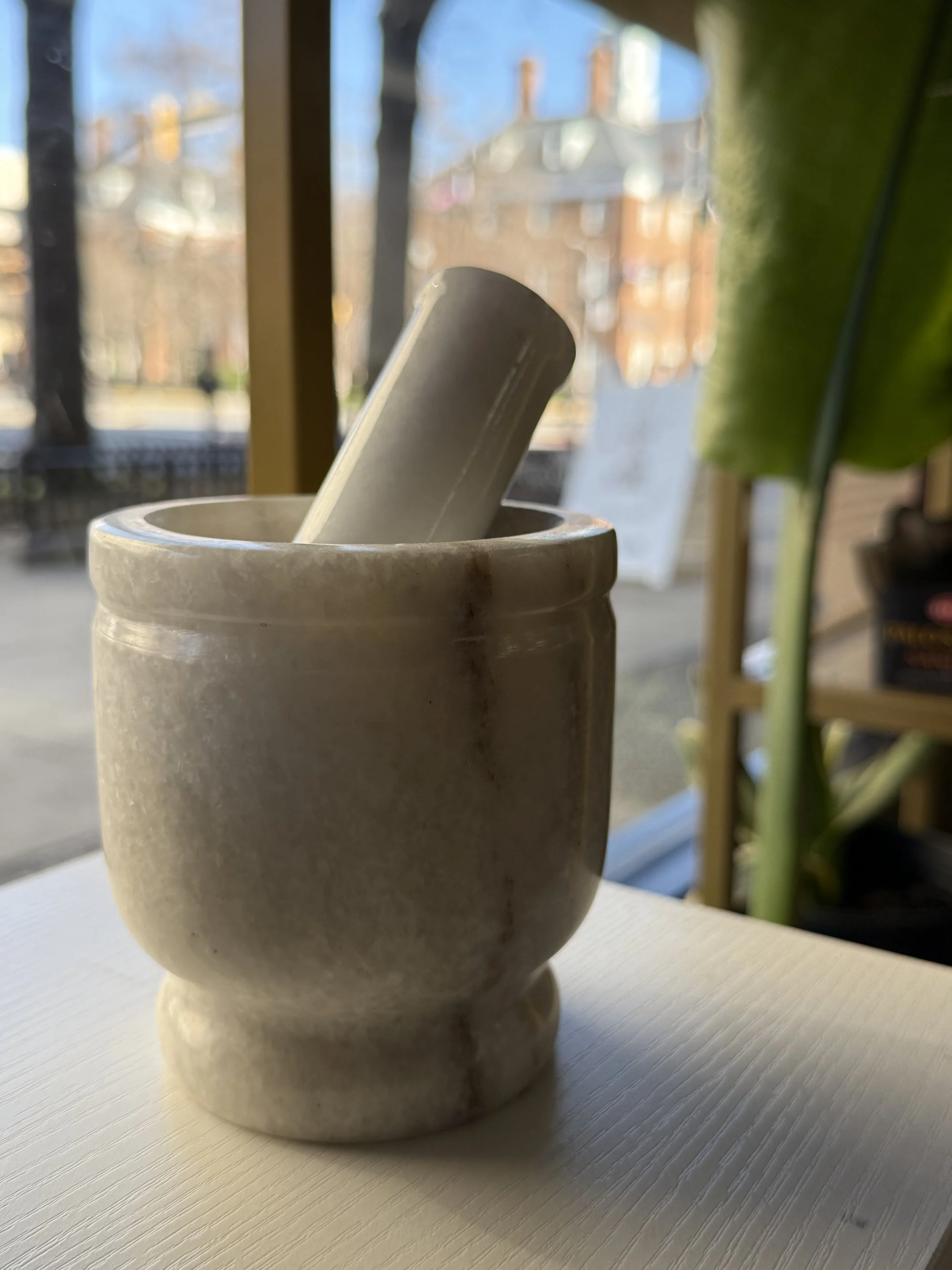 Marble Mortar + Pestle - 4"H, 4"W, 21/2"D
