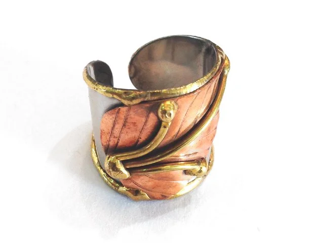 Anju Mixed Metal Ring - Leaf
