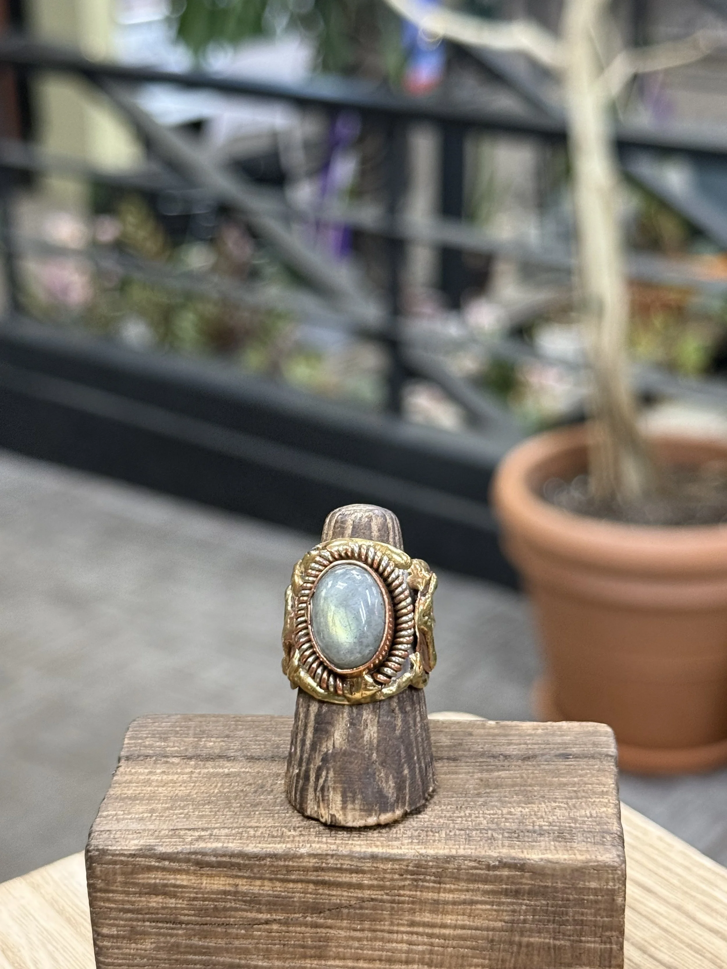 Anju Mixed Metal Stone Ring - Labradorite
