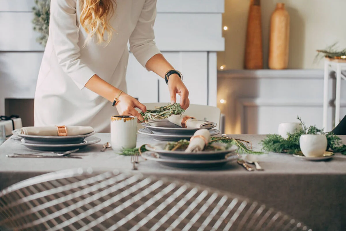 How to Incorporate Neutral Holiday Decor