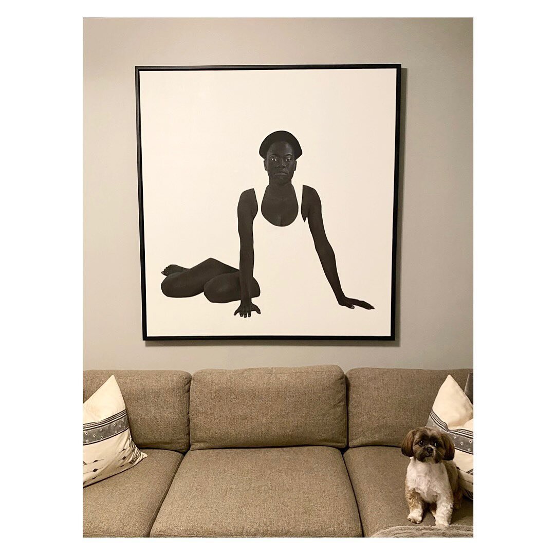 As of right now, this is currently my fave in our home. Safe to say it&rsquo;s Lila&rsquo;s too 🤪 It&rsquo;s just such a strong piece. We&rsquo;ve been searching for something to put above the couch and I must say it&rsquo;s perfect! 

🖼 @sungimlen