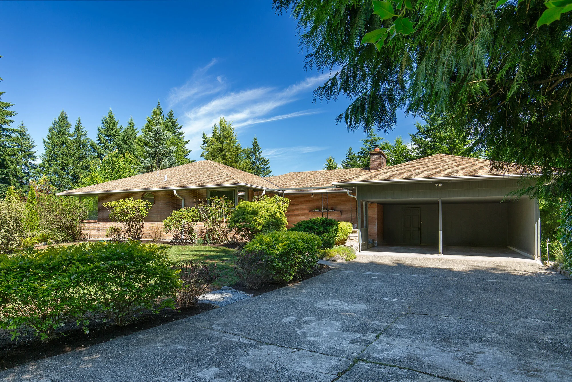 SOLD | CLASSIC MID-CENTURY MODERN BRICK RAMBLER