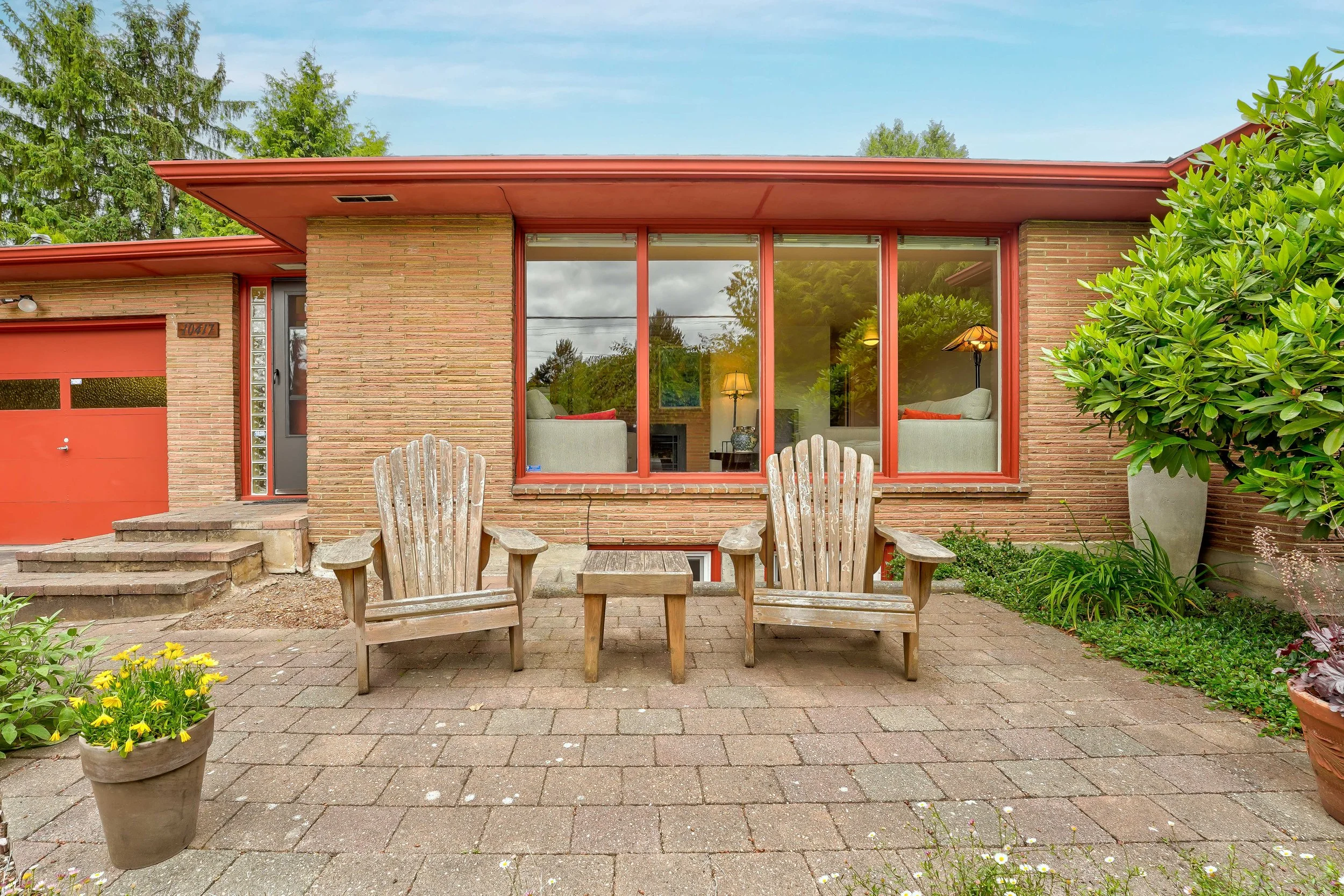 SOLD  |  Victory Heights Mid-Century