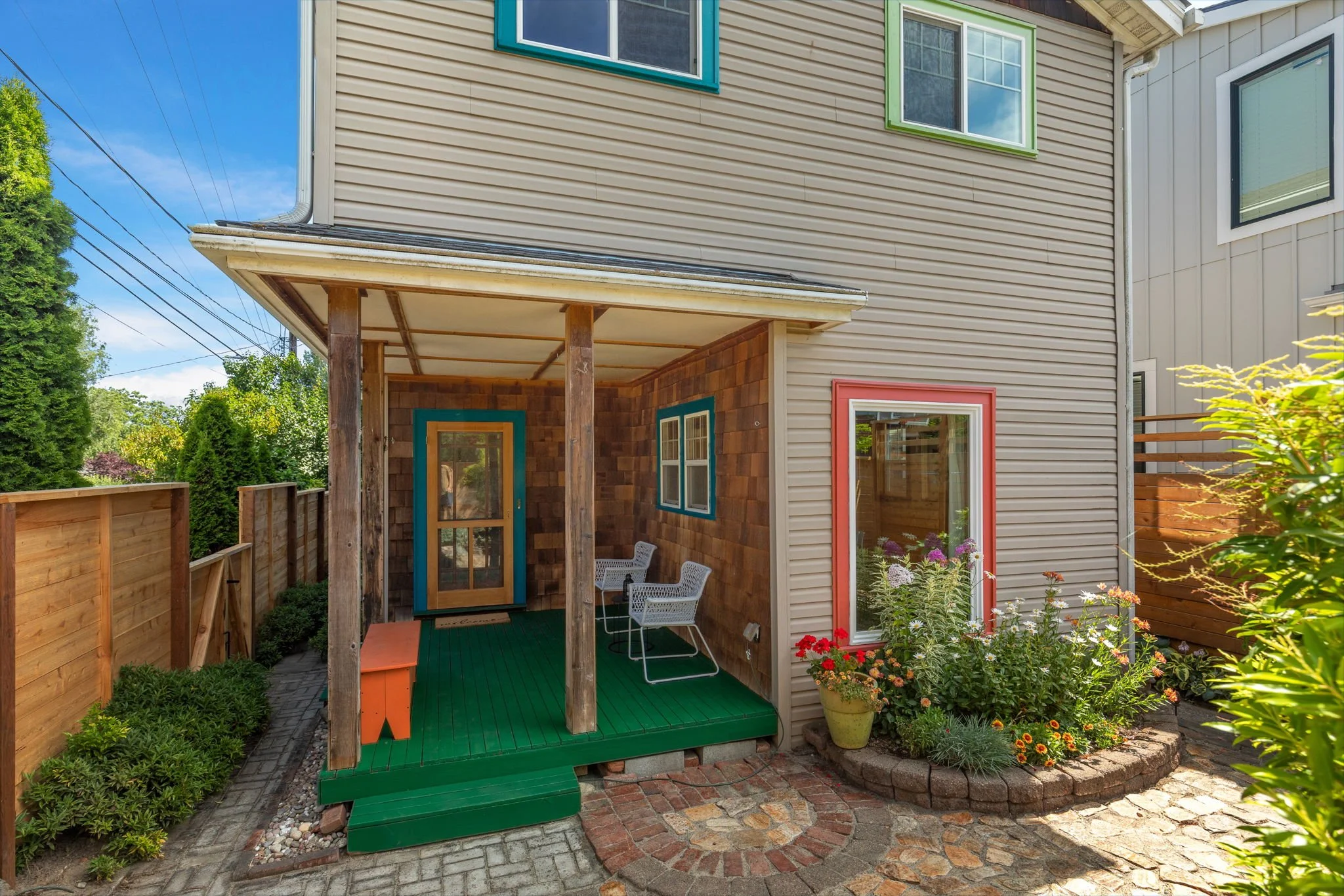 SOLD | CROWN HILL CHARMER