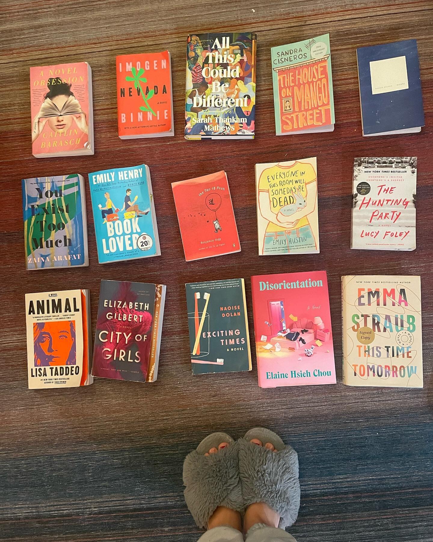 sentimental &amp; sappy long post ahead! 
🌟proceed with caution 🌟

This year, I read 24 books. They are not all pictured here because I am the type of person who finishes a book and immediately gives it to a friend so we can talk about it together.