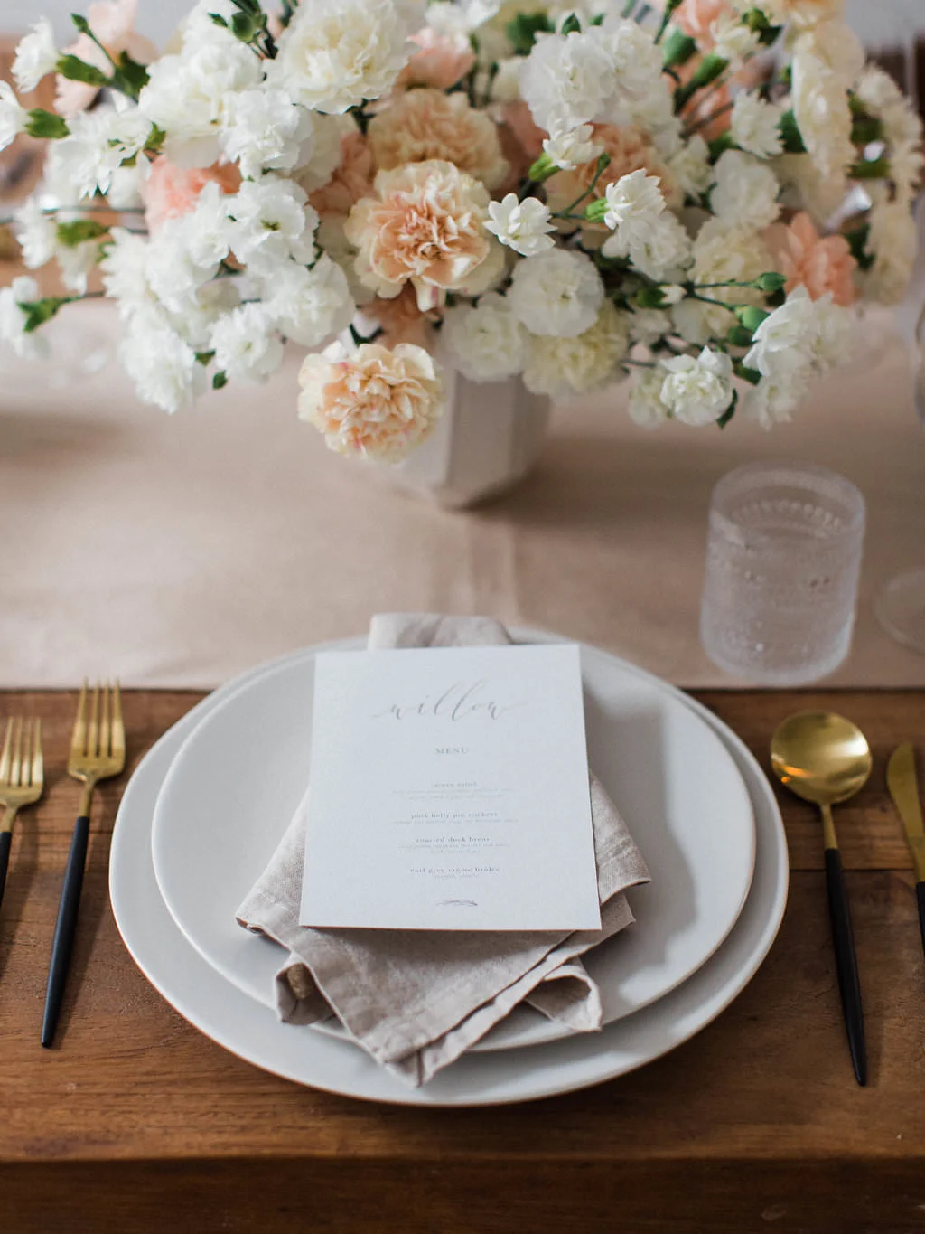 minimalistshoot2018_aberdeentavern(51of193).jpg