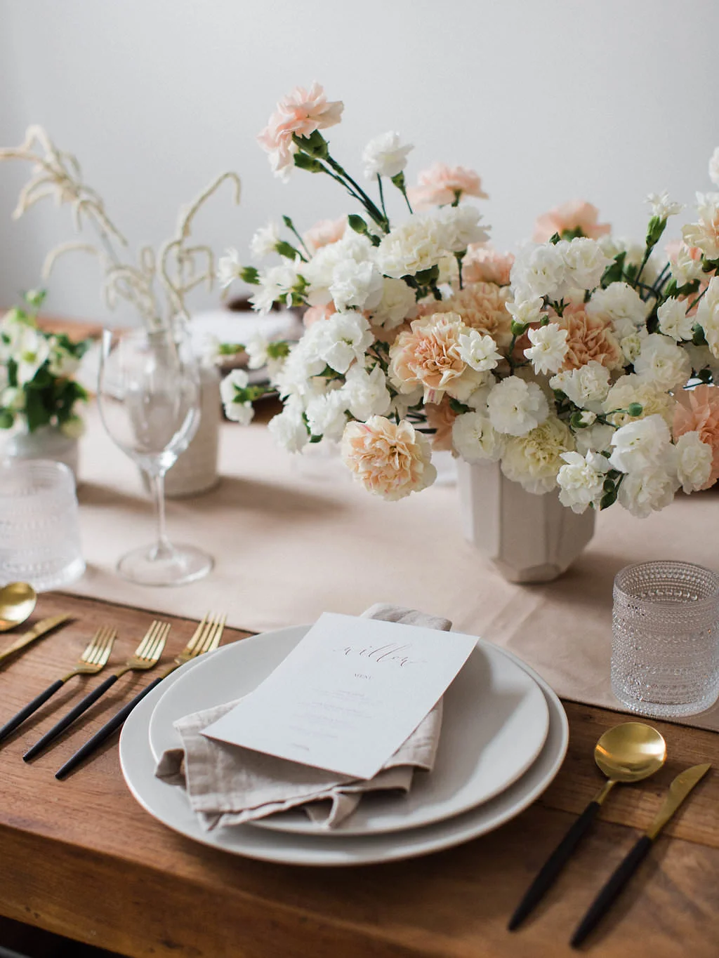 minimalistshoot2018_aberdeentavern(56of193).jpg