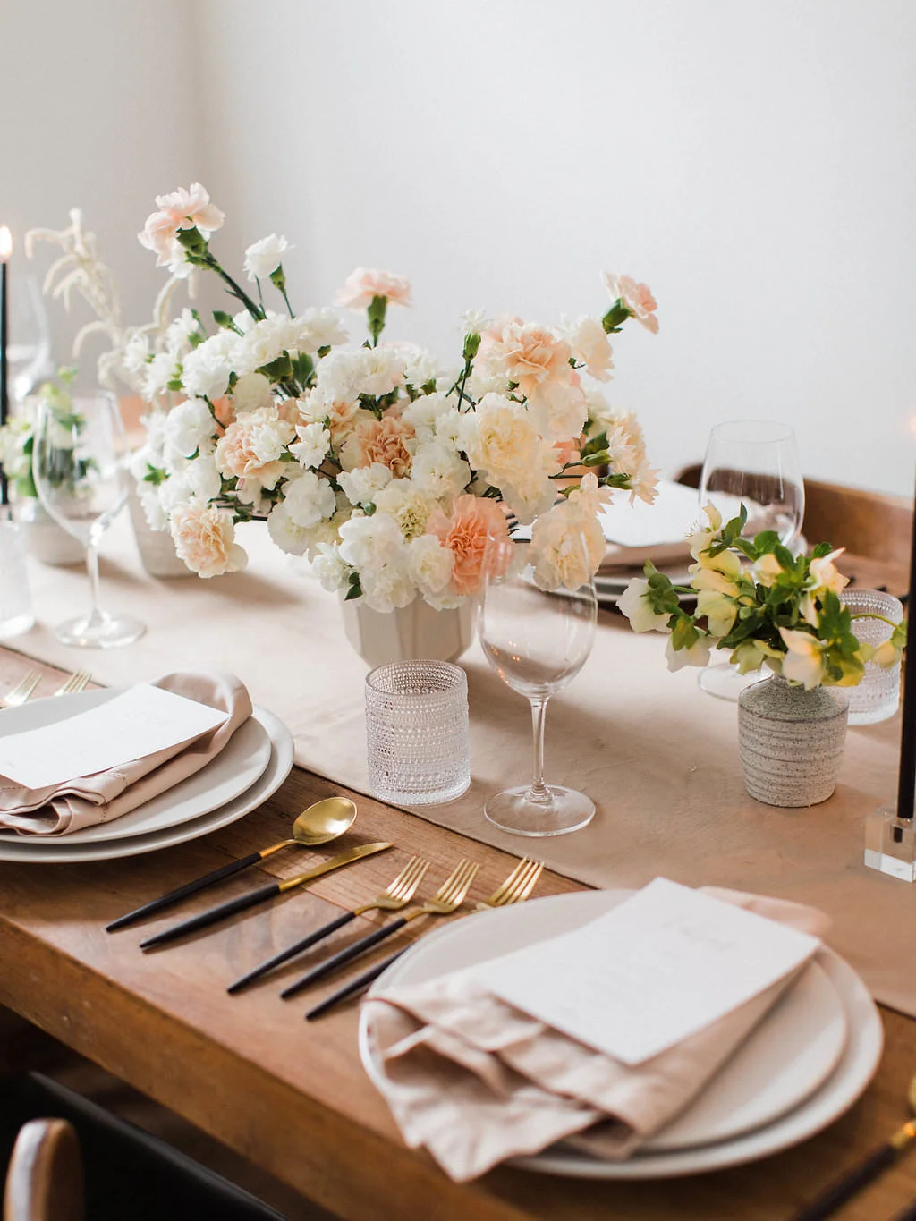 minimalistshoot2018_aberdeentavern(70of193).jpg