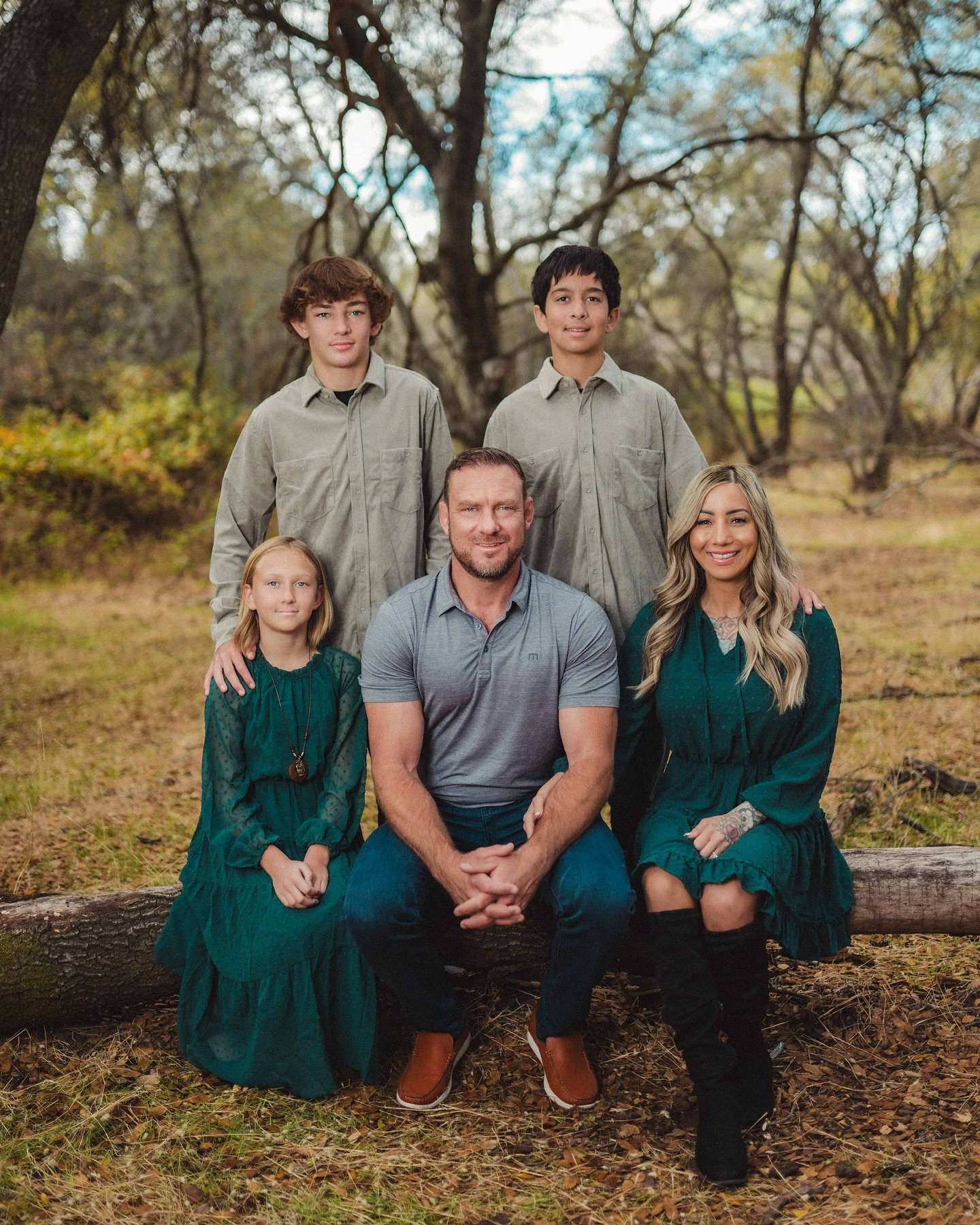 It&rsquo;s raining today and I should be shooting family photos so I&rsquo;ll post them instead!😂📸
More to come and new videos coming soon too! 
.
#photographer #weddingphotography #familyphotography #familyphotos #sacphotographer