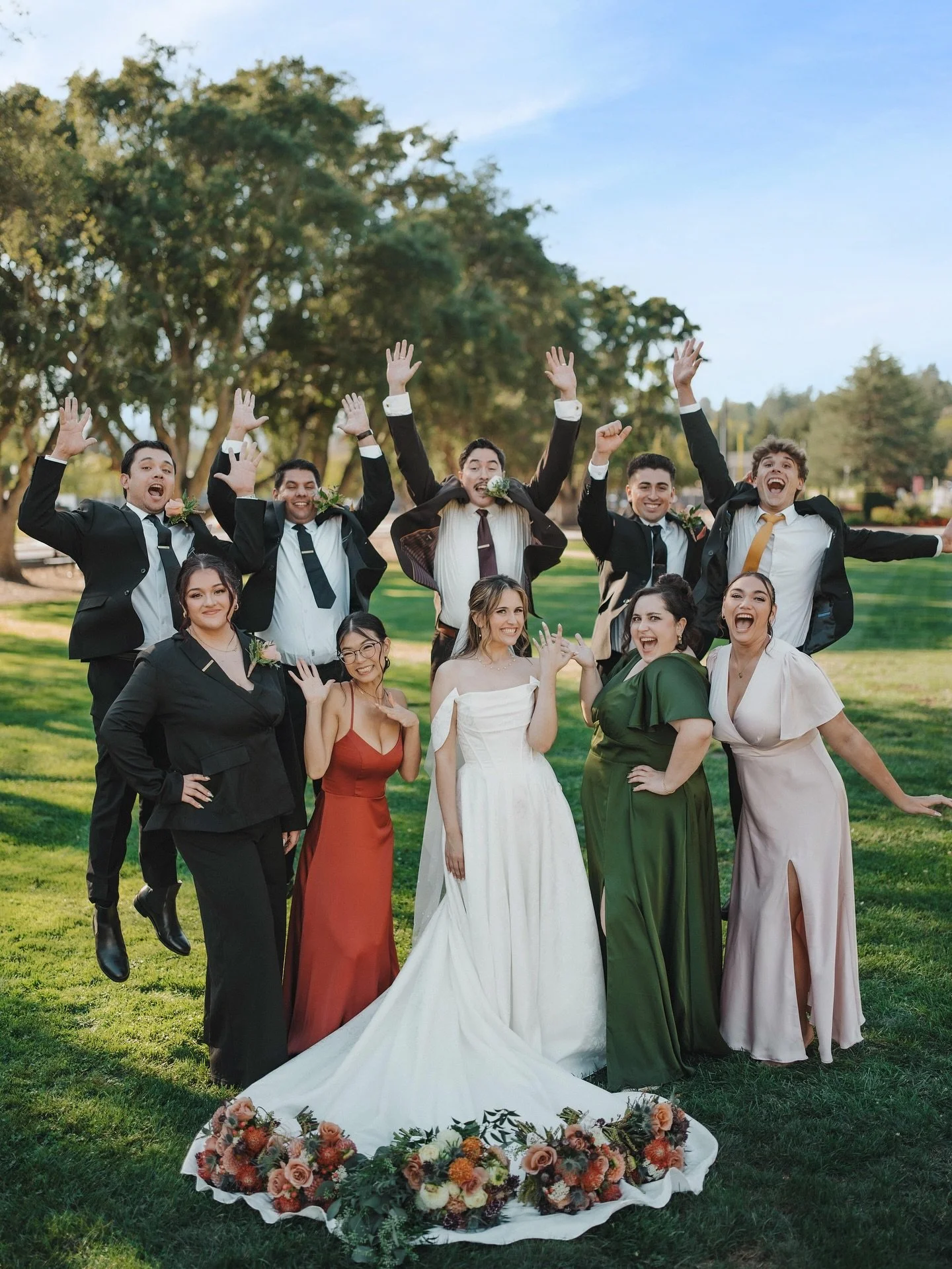 C & R - 10/4/26 wedding teasers📸
Absolutely in love with the ways these photos turned out! 
.
Photo @memo_media_ 
Video @cookcapturesca 
Makeup - @marilynalistmakeup 
.
.
#weddingphotographer #weddings #engagementphotographer #photographer #wedd