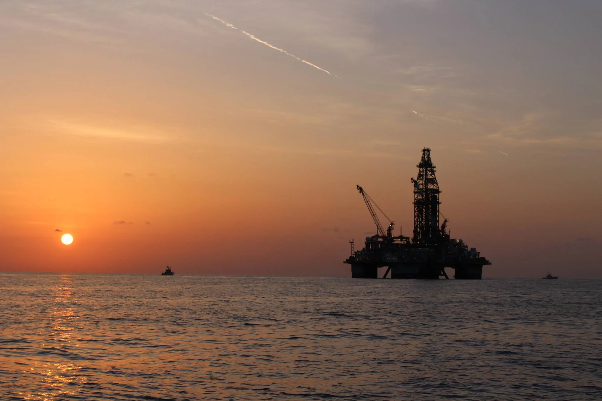 Oil Rig in Sunset.jpg