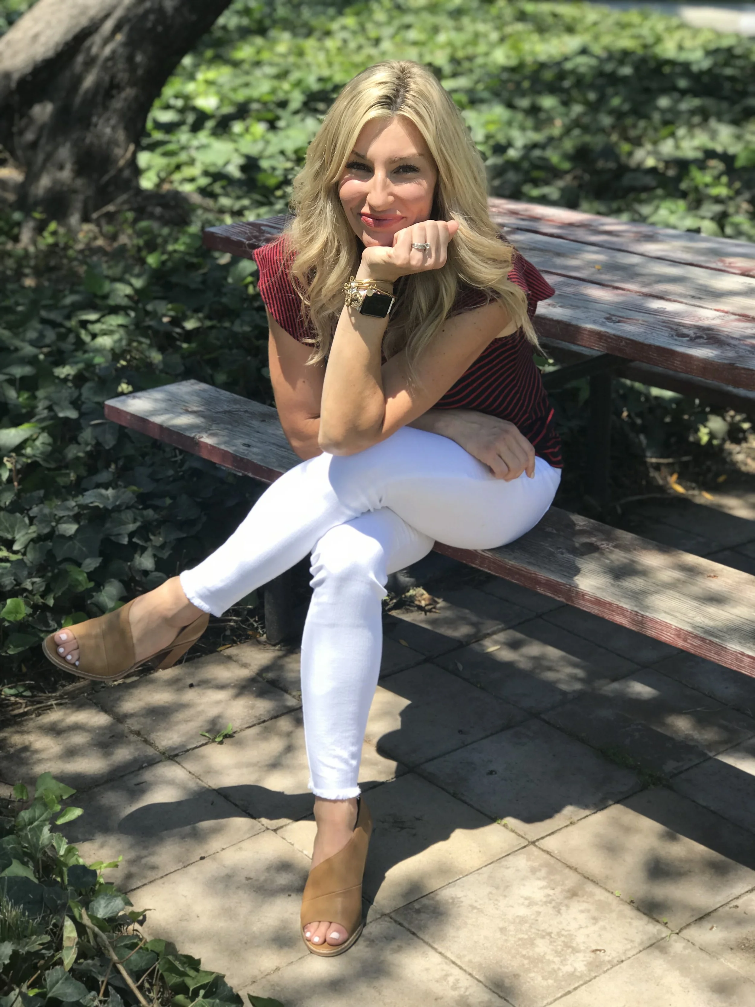 Earrings / Top / Pants / Shoes