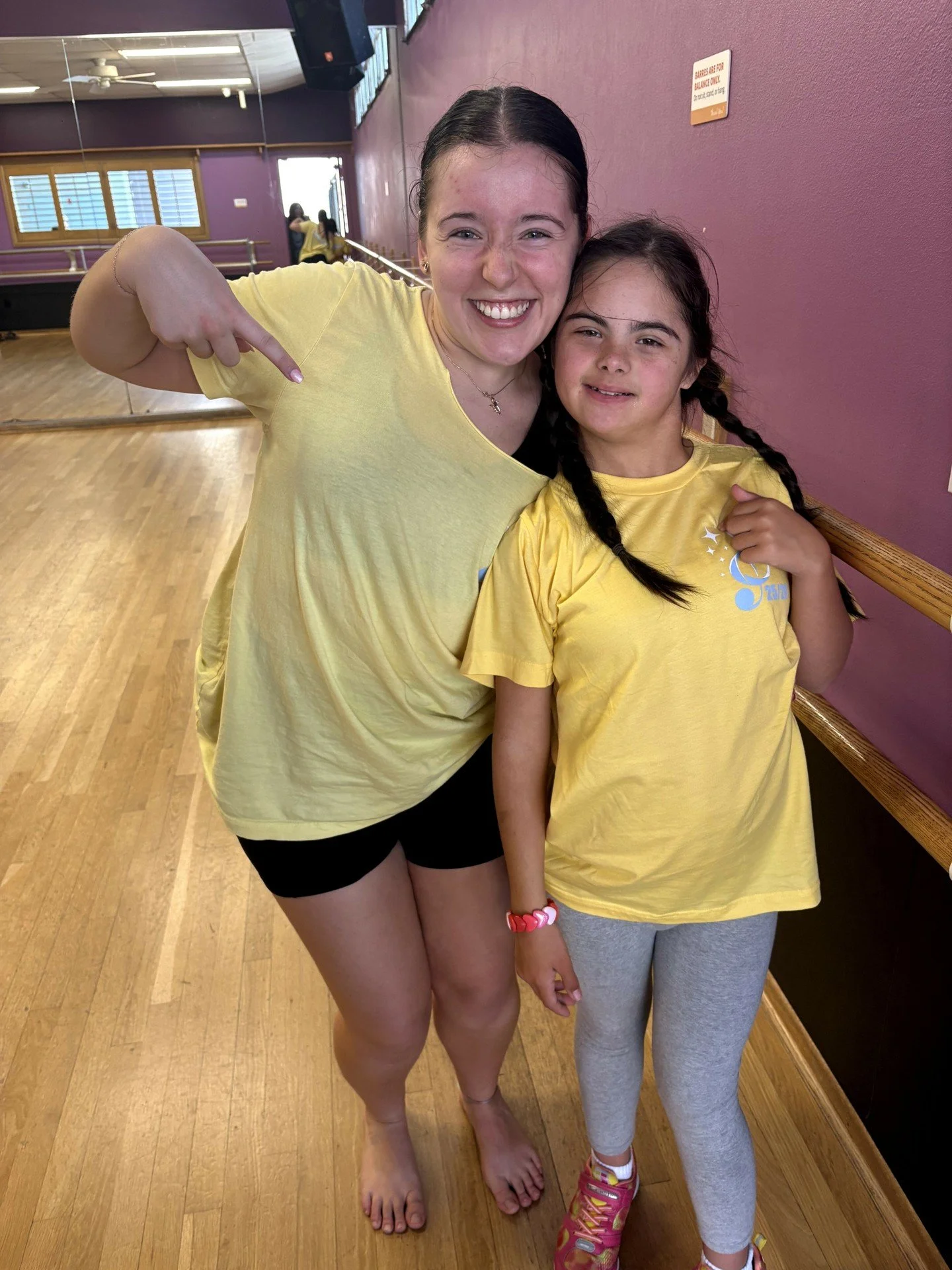 Carlsbad cuties were twinning in their favorite shirt!!! 
*
*
*
*
*
#BreakingBarriers #NeurodiversityMatters #BuildingInclusiveCommunities #specialneedsdance #specialneedsmusicaltheater #speicalneedsyoga #speicalneedshiphop #DisabilityInclusion #Auti