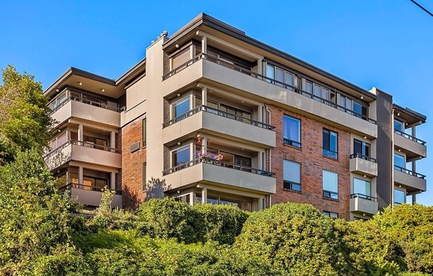 Buyer ____________ SOLD Price $754,500 Queen Ann, WA