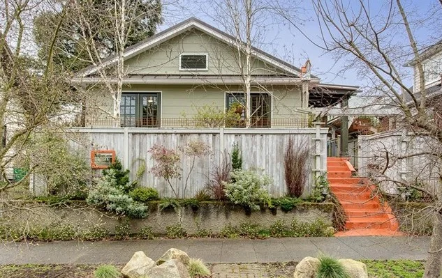 Listing ____________ SOLD Price $675,000 West Seattle, WA