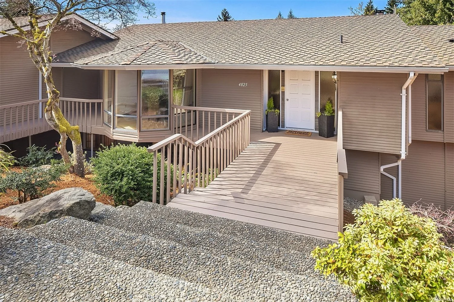 SELLER | SOLD PRICE $1,910,000 | MERCER ISLAND, WA