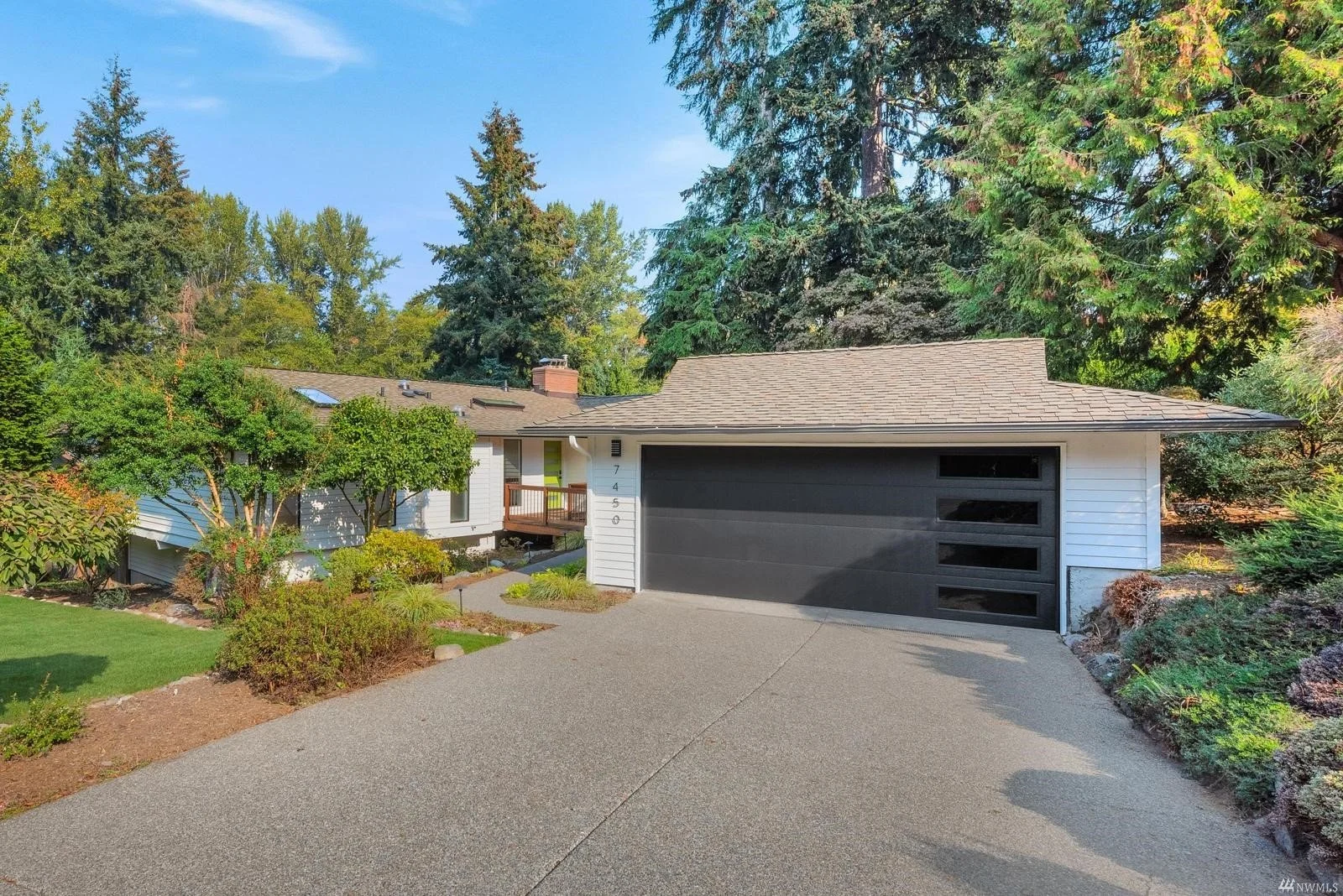 BUYER | SOLD PRICE $2,200,000 | MERCER ISLAND, WA