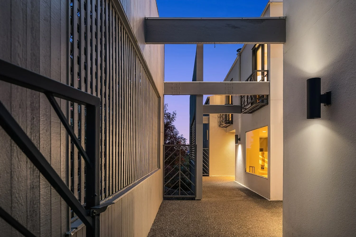 SELLER | SOLD PRICE $2,350,000  | MERCER ISLAND, WA