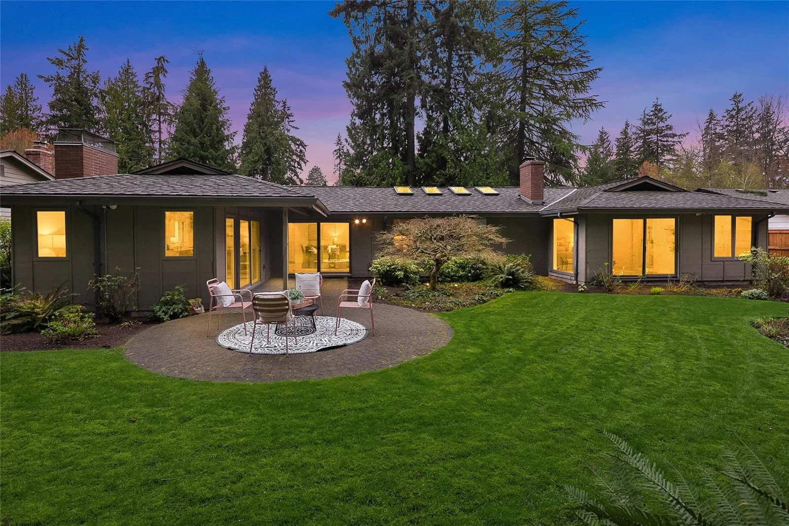 Listing | SOLD Price $2,310,000 | Mercer Island, WA