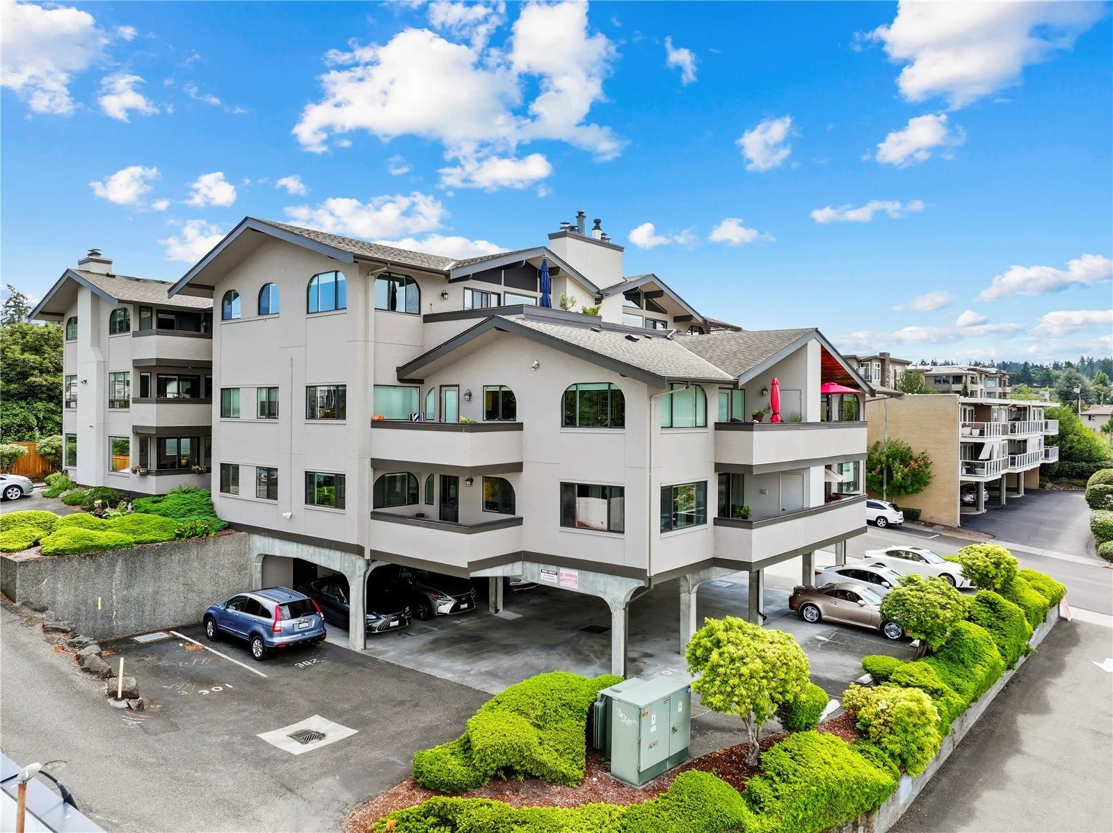 Listing | SOLD Price $735,000 | Edmonds, WA